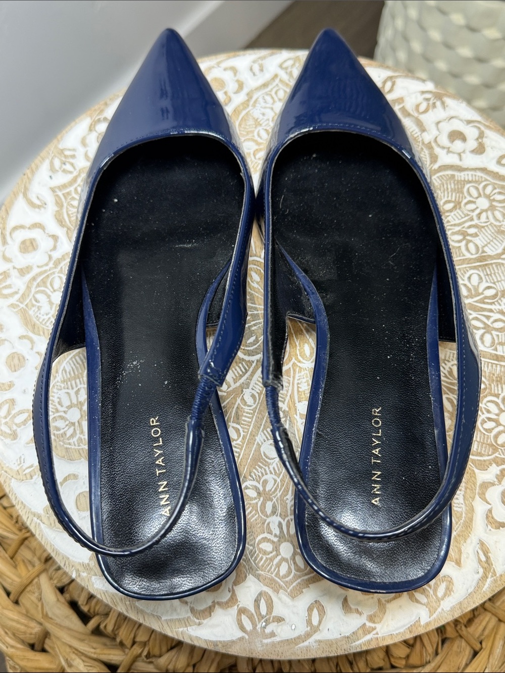 Ann Taylor Navy Blue Patent Slingback Pointed Toe Kitten Heels Pump 7.5 - Picture 5 of 9